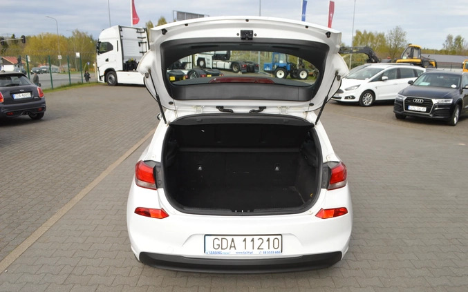 Hyundai I30 cena 29889 przebieg: 301850, rok produkcji 2017 z Zduńska Wola małe 191